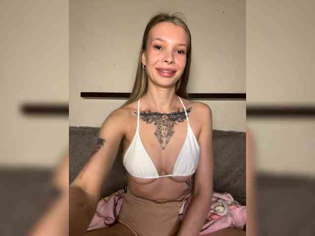 skinny-little-bitch webcam