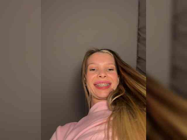 skinny-little-bitch webcam