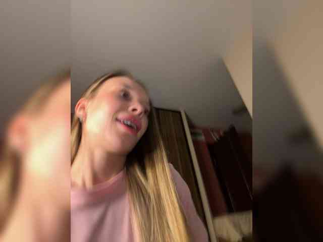 skinny-little-bitch webcam