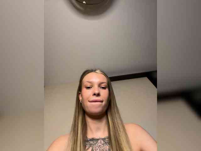 skinny-little-bitch webcam