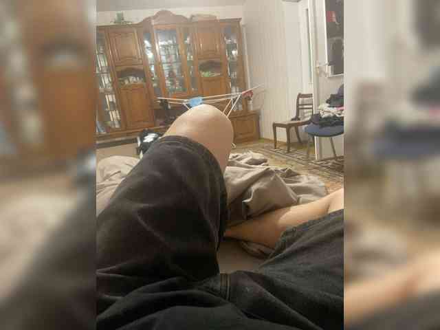 Kuzmich321 Live Webcam on BongaCams