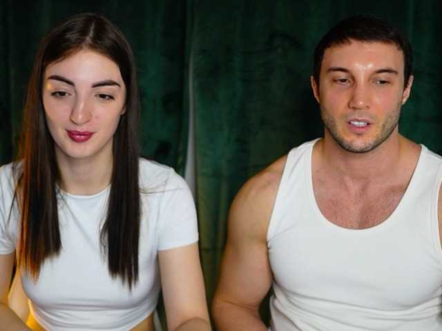 hotLeyaTom live room