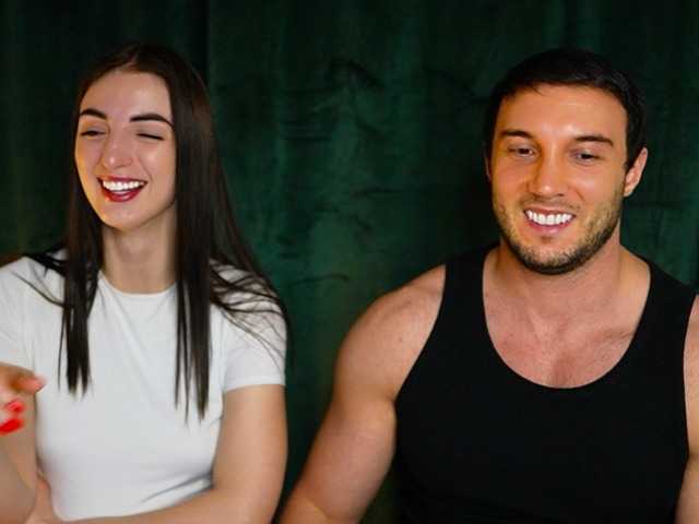 hotLeyaTom live room