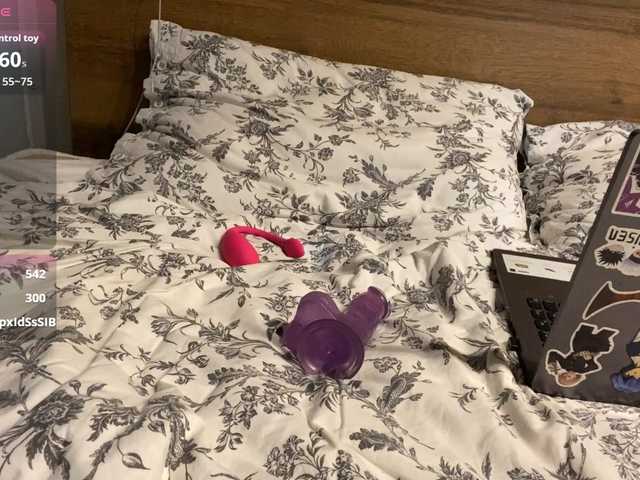 AdellaDalponte's BongaCams show and profile