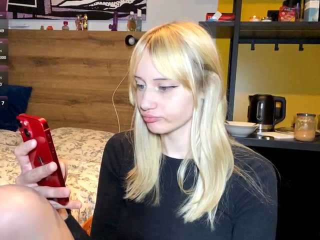 AdellaDalponte's BongaCams show and profile