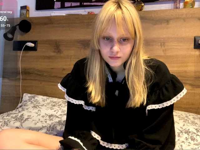 AdellaDalponte's BongaCams show and profile