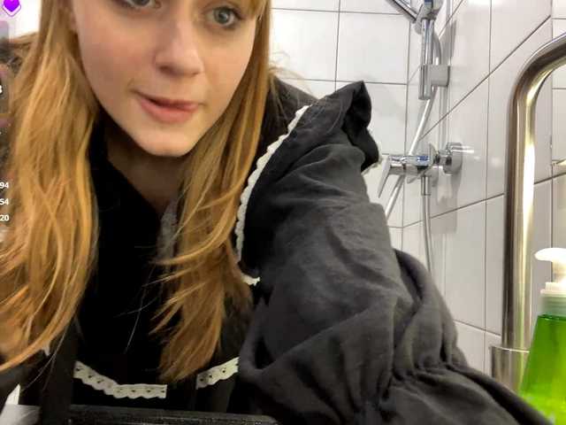 AdellaDalponte's BongaCams show and profile