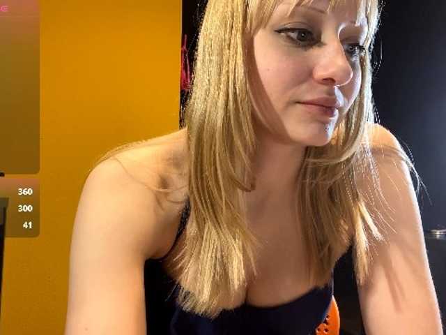 AdellaDalponte's BongaCams show and profile
