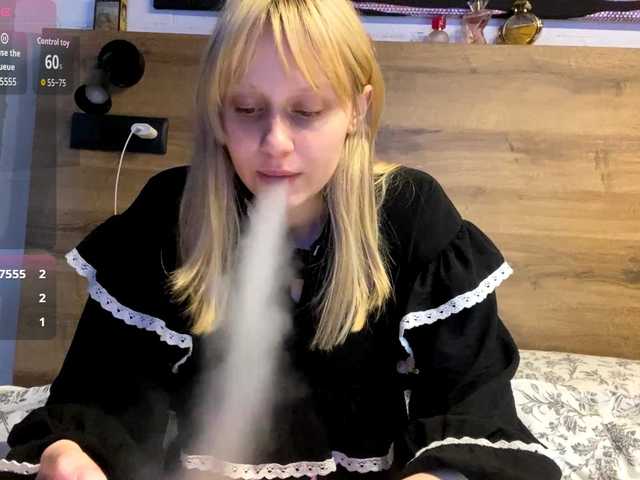 AdellaDalponte's BongaCams show and profile