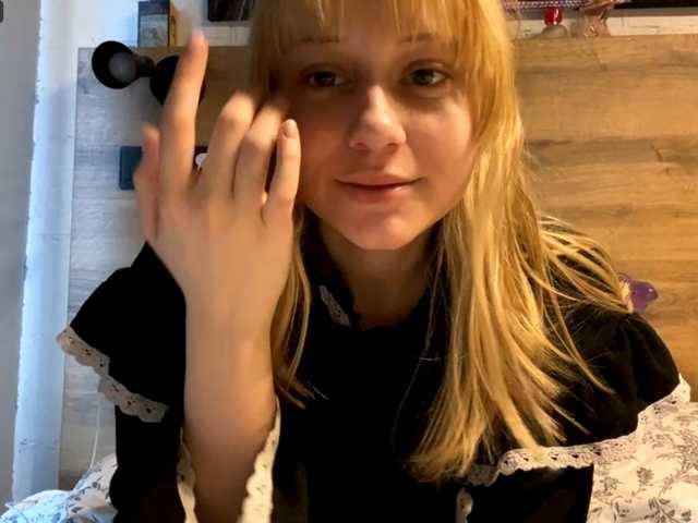 AdellaDalponte's BongaCams show and profile