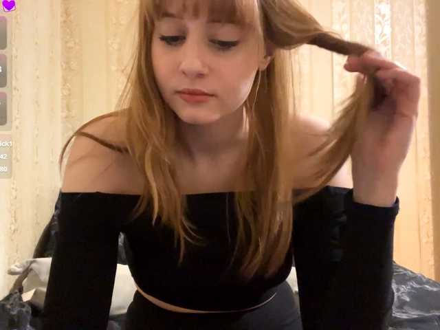 AdellaDalponte's BongaCams show and profile