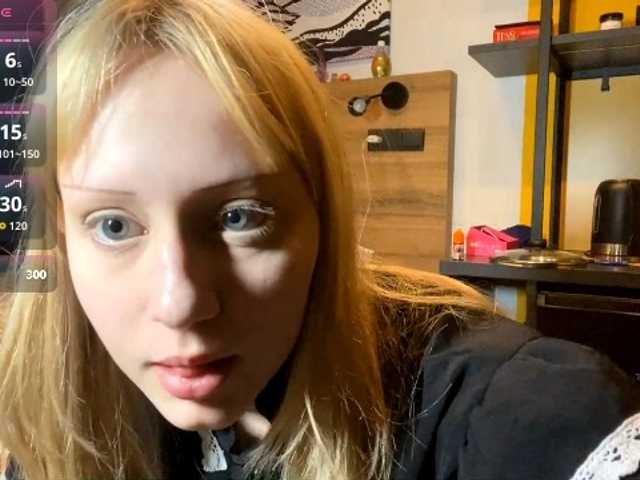 le modèle AdellaDalponte est en webcam porno dans un show sur le site bongacams, il possède les tags suivants: White/Caucasian,Redhead,Shaved