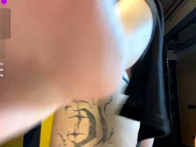 AdellaDalponte live cam profile