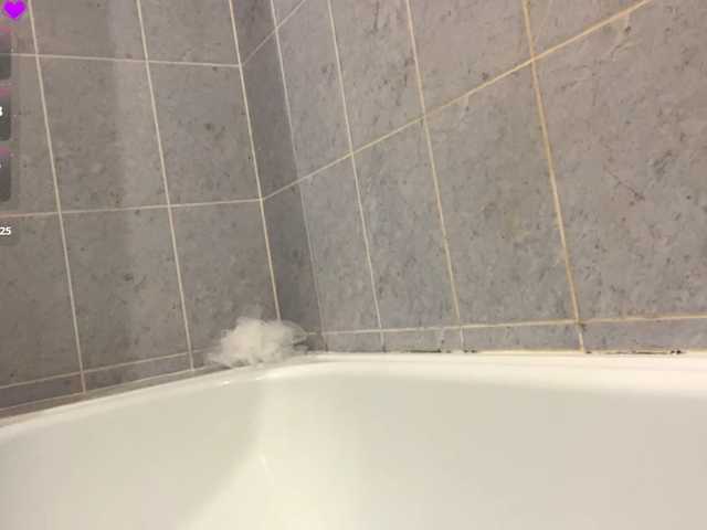 AdellaDalponte's BongaCams show and profile