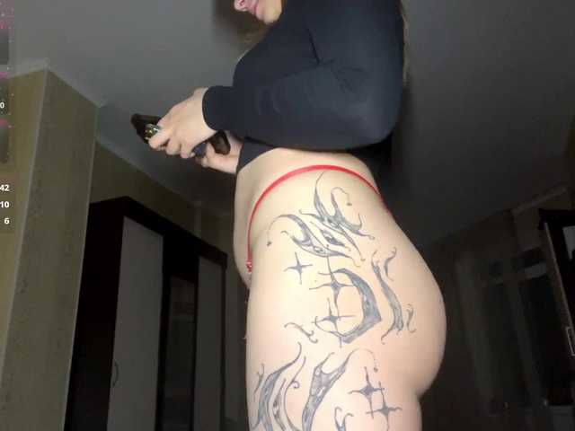 AdellaDalponte's BongaCams show and profile