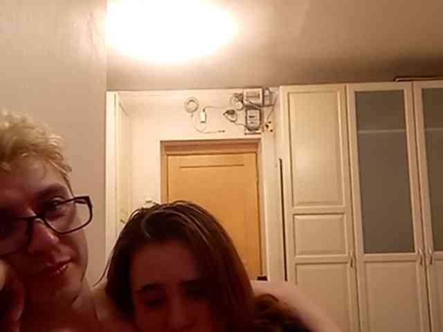 gray-couple webcam