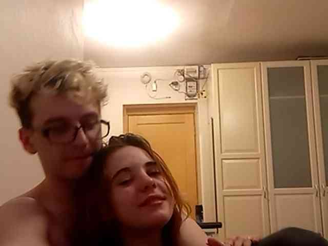 gray-couple webcam