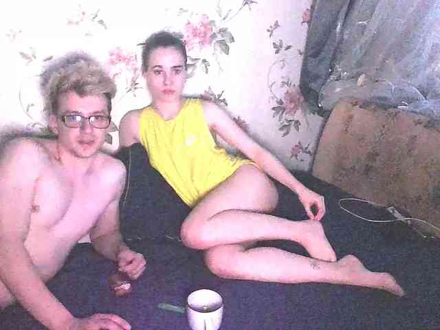 gray-couple webcam