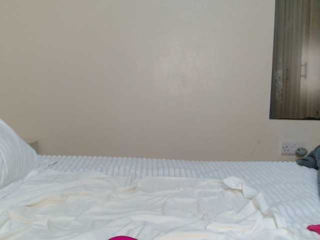 Hairycreamer webcam bongacams model stream image