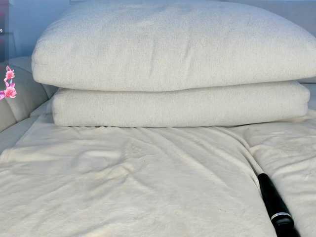 le modèle JeniKim est en webcam porno dans un show sur le site bongacams, il possède les tags suivants: Asian,Brunette,Shaved