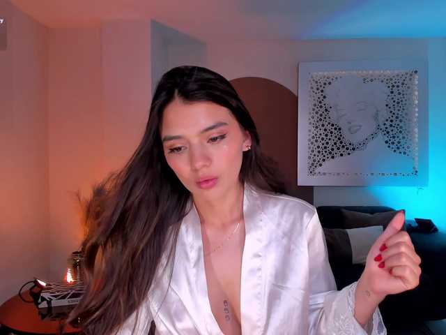 JulietteMoreau's BongaCams show and profile