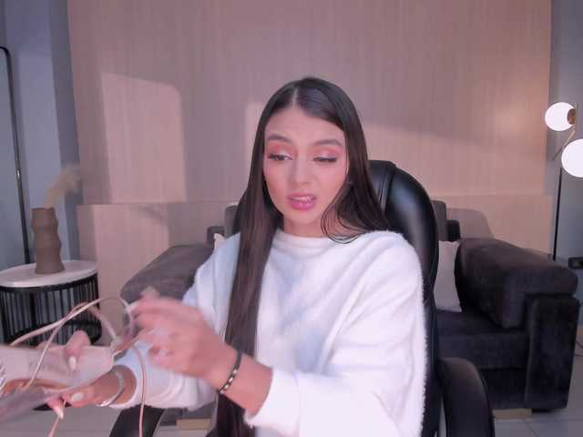 JulietteMoreau's BongaCams show and profile