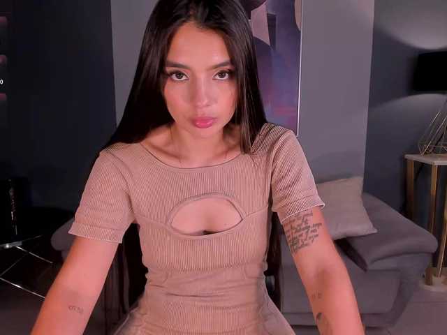 JulietteMoreau's BongaCams show and profile