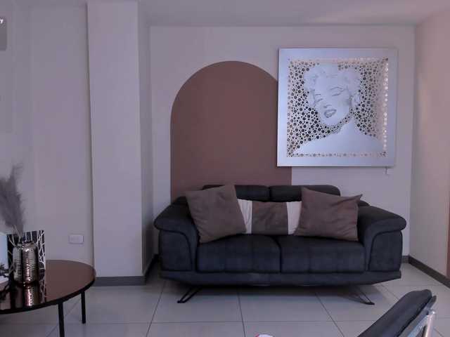 JulietteMoreau's BongaCams show and profile