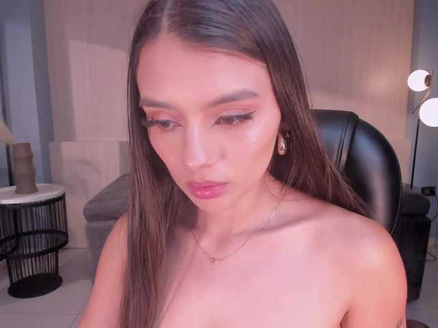 JulietteMoreau's BongaCams show and profile