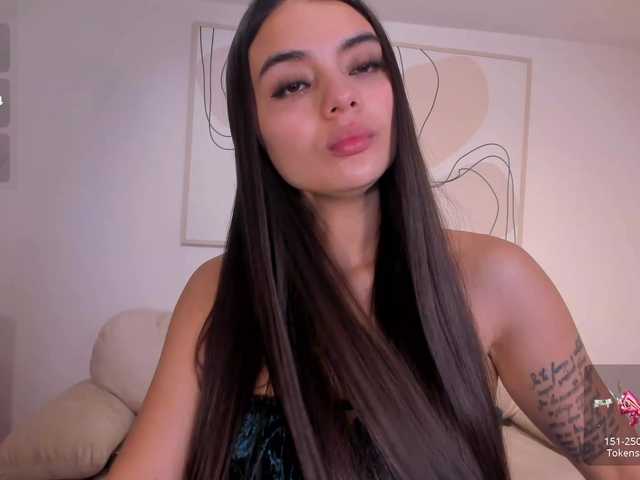 JulietteMoreau's BongaCams show and profile