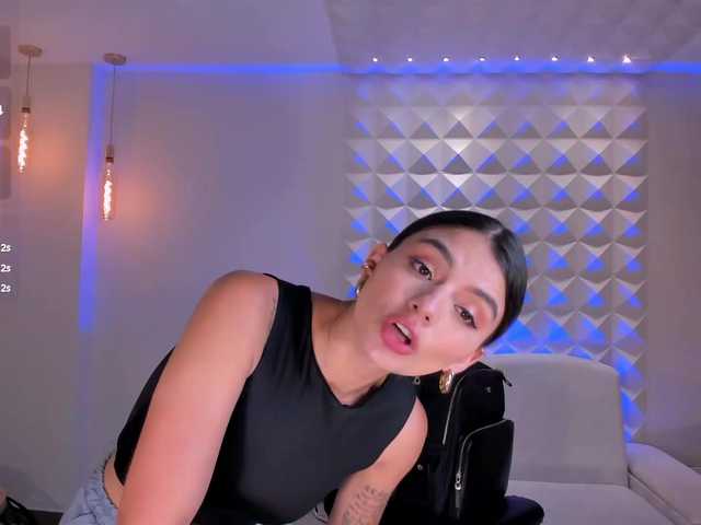 JulietteMoreau's BongaCams show and profile