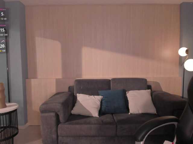 JulietteMoreau Live Cam on BongaCams