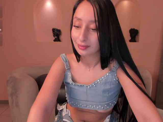 AmaraDivine Live Webcam on BongaCams