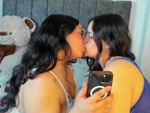 maddie-and-chelsea webcam