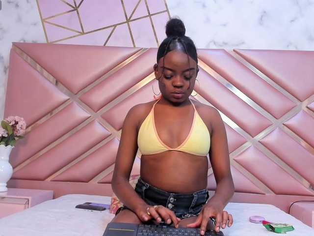 CharleneSmith's BongaCams show and profile