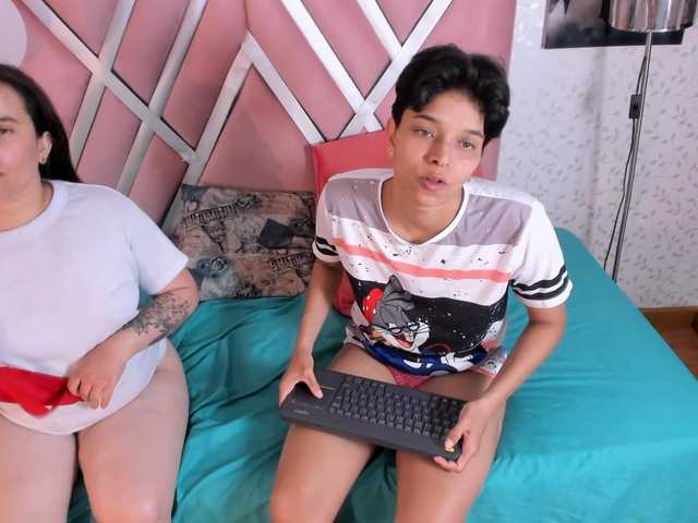 natasha-and-zoe webcam stream