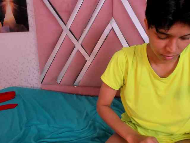 natasha-and-zoe webcam