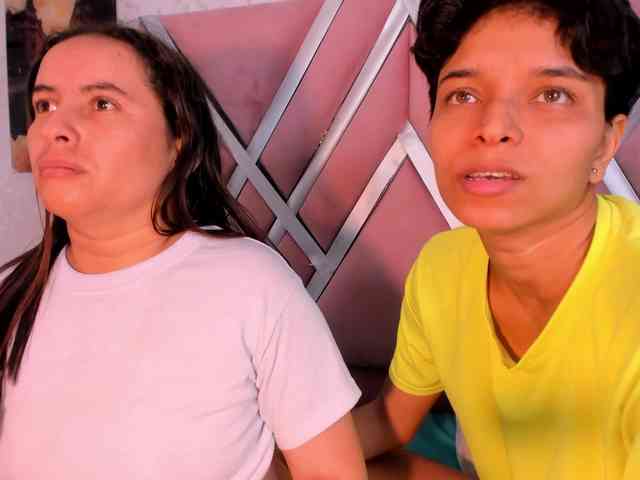 natasha-and-zoe webcam