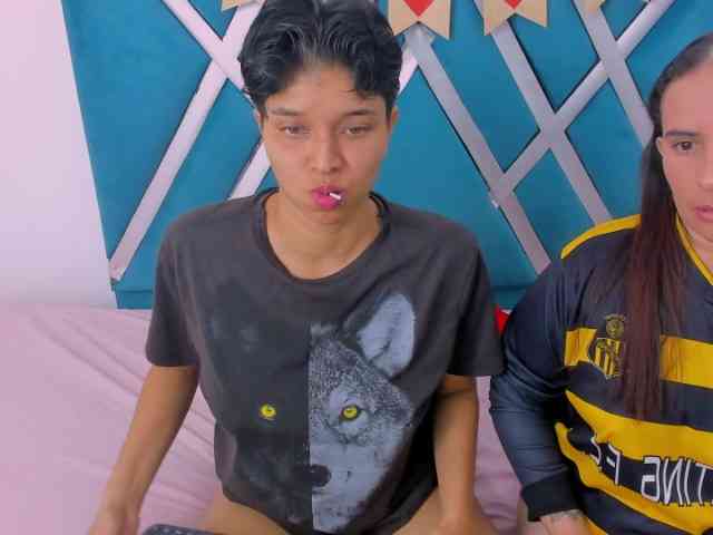 natasha-and-zoe webcam