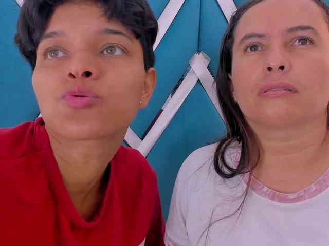 natasha-and-zoe webcam