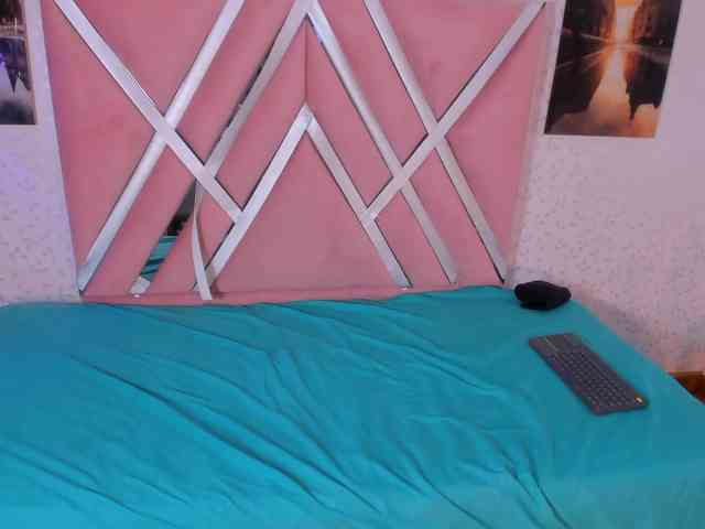 natasha-and-zoe webcam