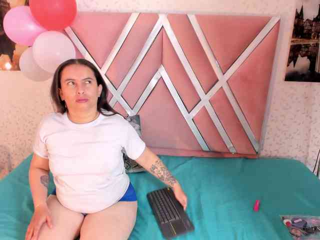 natasha-and-zoe webcam