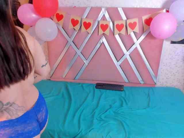 natasha-and-zoe webcam