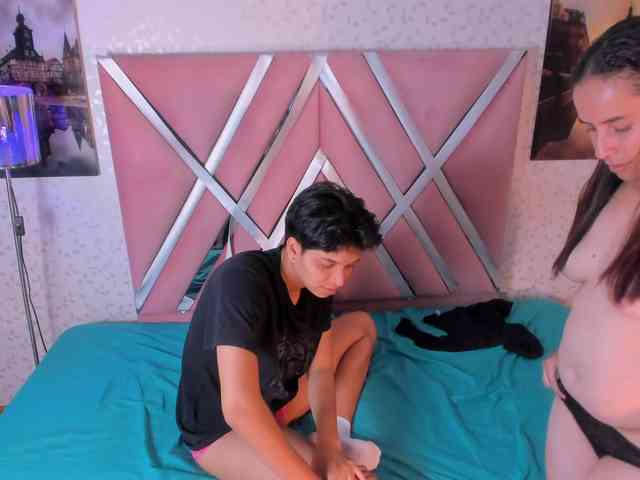 natasha-and-zoe webcam