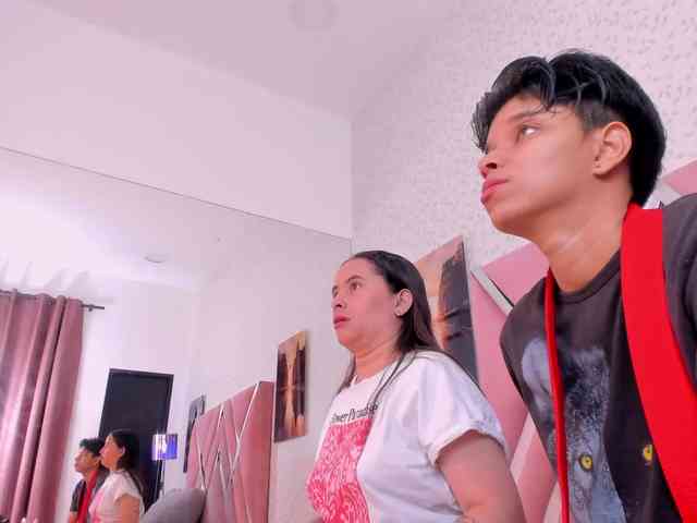 natasha-and-zoe webcam