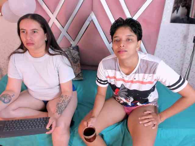 natasha-and-zoe webcam