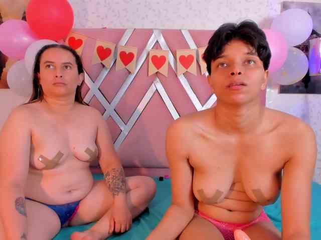 natasha-and-zoe webcam