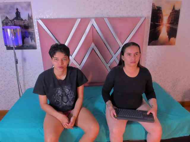 natasha-and-zoe webcam