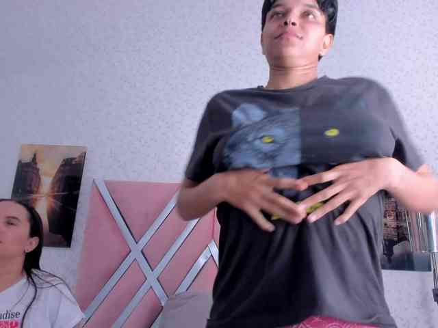 natasha-and-zoe webcam