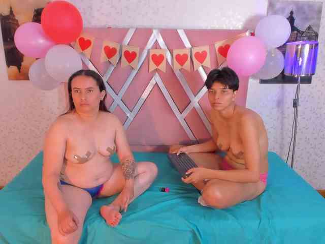 natasha-and-zoe webcam